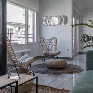 https://tuguest-gran-va-24-apartment.es-andalucia.com