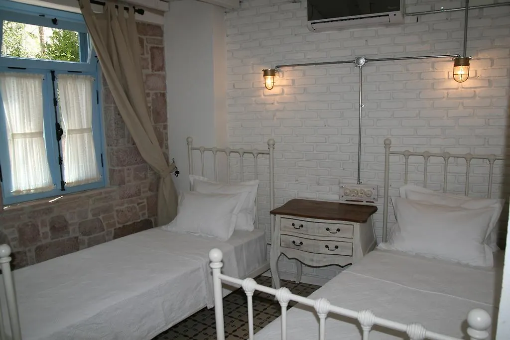 Cesmeli Han Ayvalik